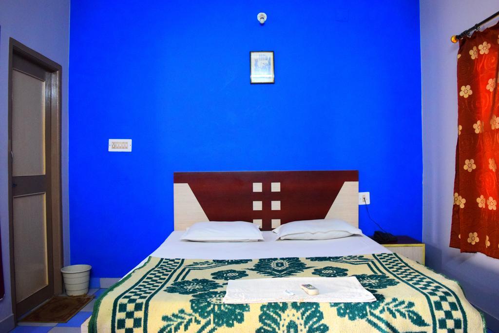 Hotel Golden Dust Puri Habitación foto