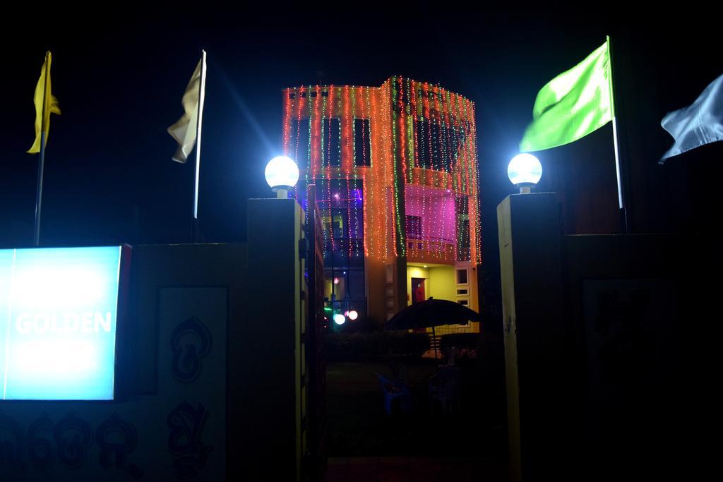 Hotel Golden Dust Puri Exterior foto